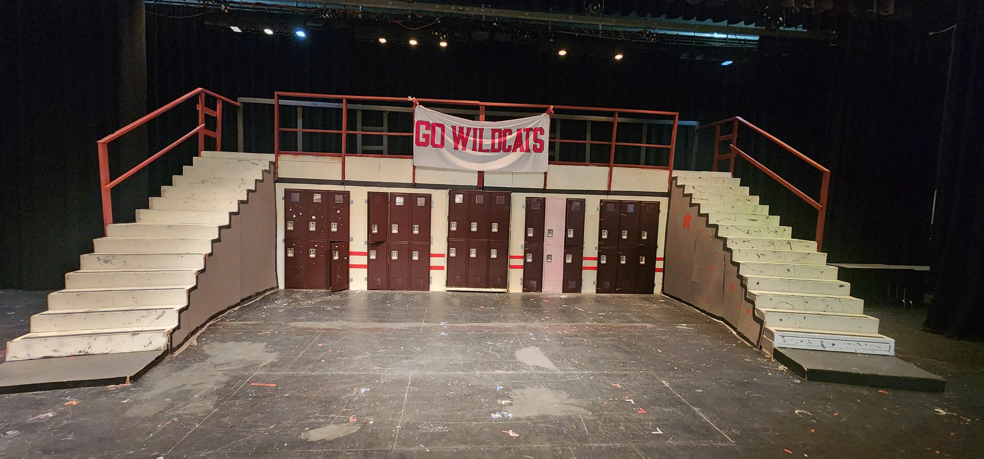 High School Musical on Stage! Set